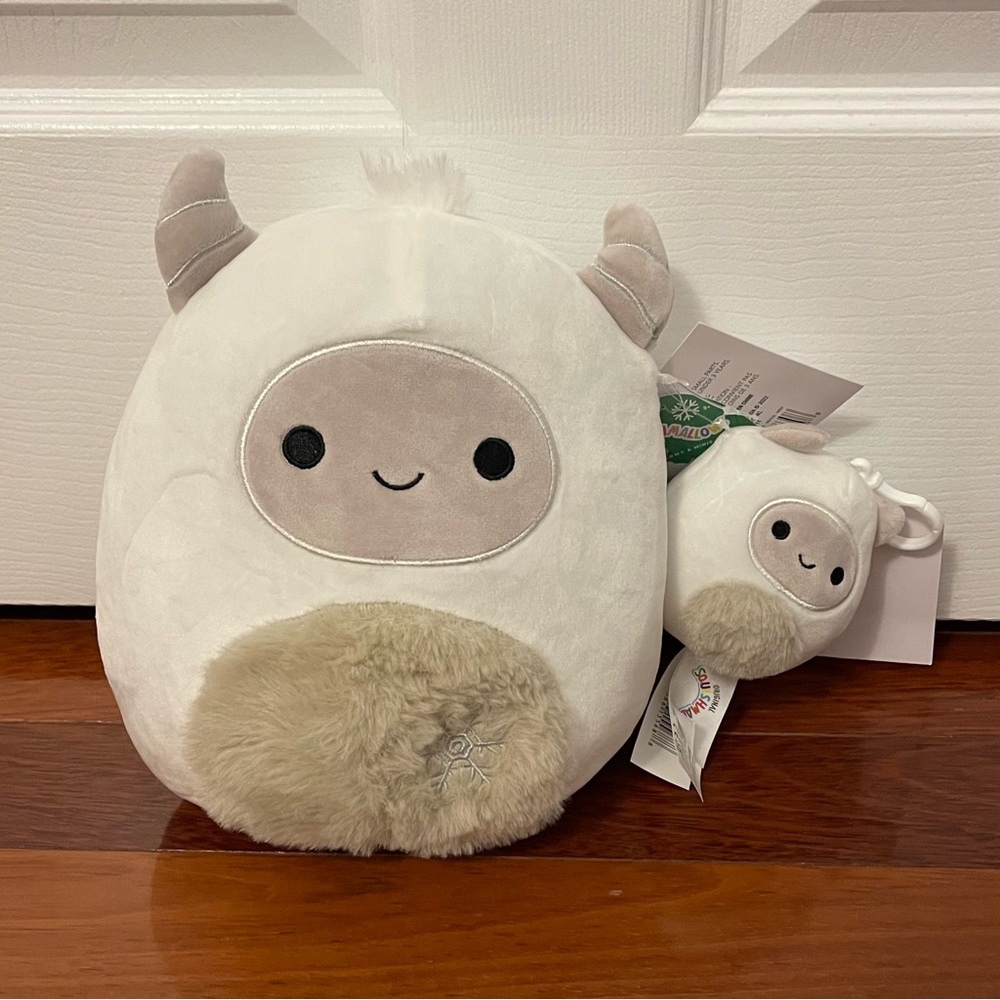 Amleth the Winter Yeti Mallows & Minis Squishmallow Set (8” and 3.5” Clip)